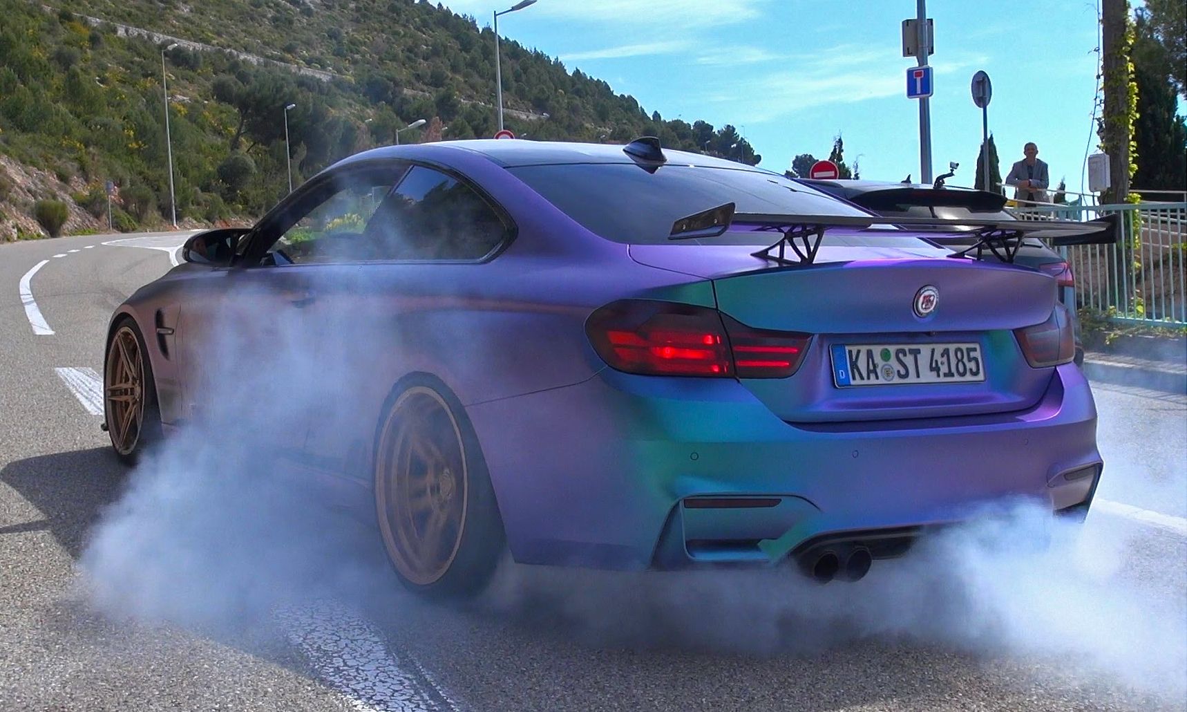 azebmwm4.jpg