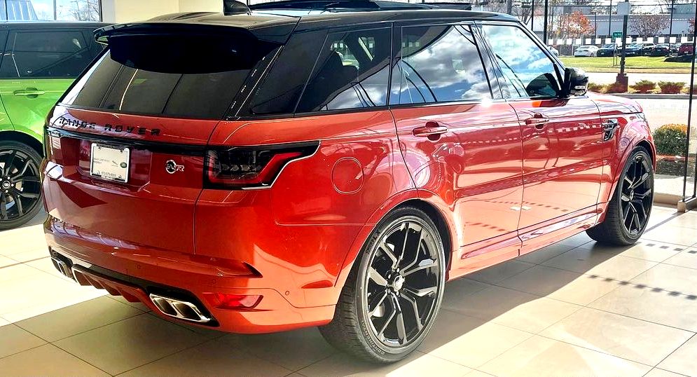 landroverparsippany_258751452_293407406018717_7008028755298436956_n.jpg